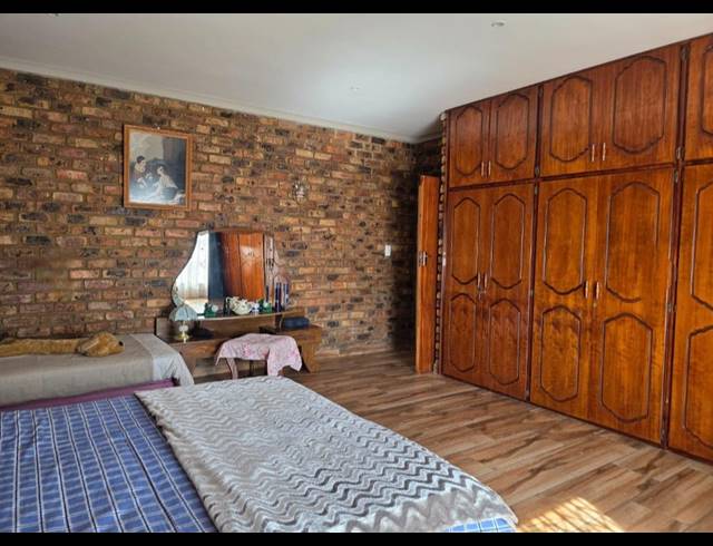 4 BEDROOM HOUSE FOR SALE IN BEDWORTH PARK